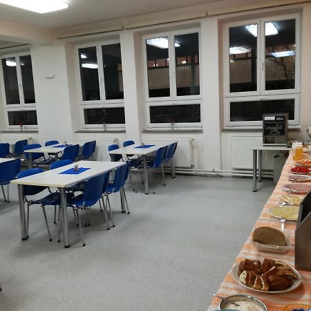 Tauferovy Koleje Vandrarhem Brno Exteriör bild